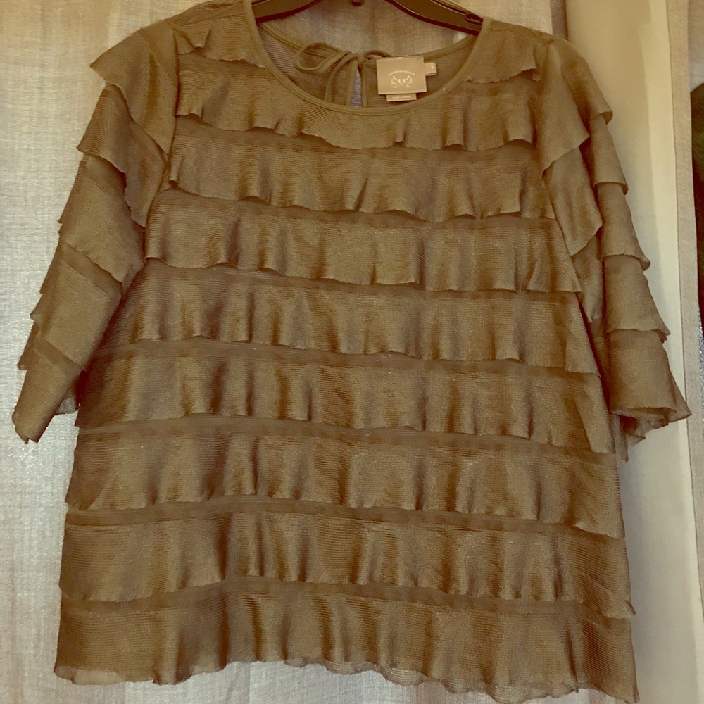 Green ruffled top